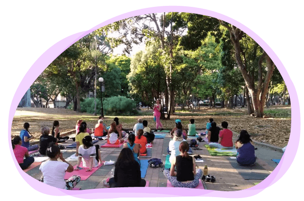 Grupo de la plaza de yogaiskra